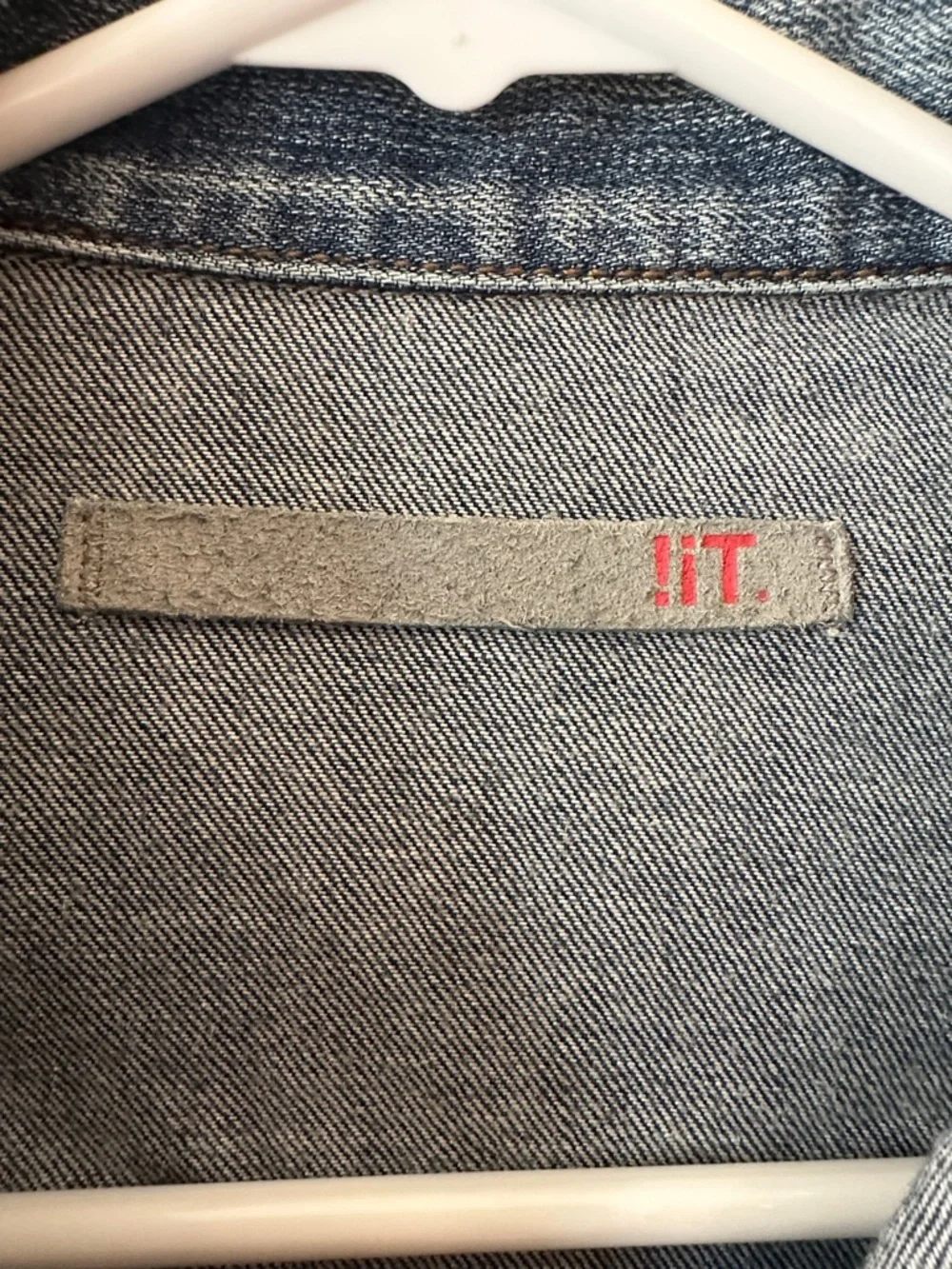 !iT denim jean jacket size small - Picture 2 of 4